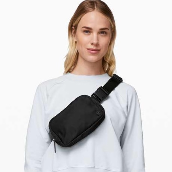 lululemon athletica Handbags - Lululemon Everywhere Belt Bag *1L Black